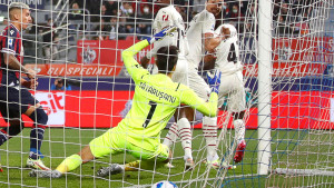 Ludnica u Bologni: Golijada, dva isključenja i pobjeda Milana uz lijep gol Ibrahimovića