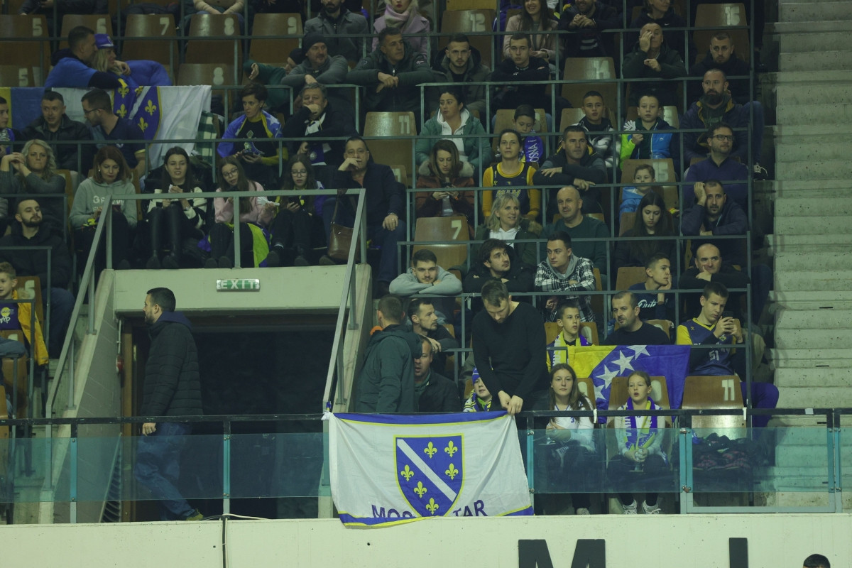 Atmosfera u Skenderiji se zagrijava: BHFanaticosi sa navijanjem počeli na zagrijavanju