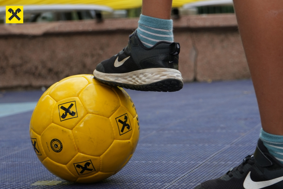 Fudbal i zabava u fun zoni Raiffeisen banke na Bilinom polju