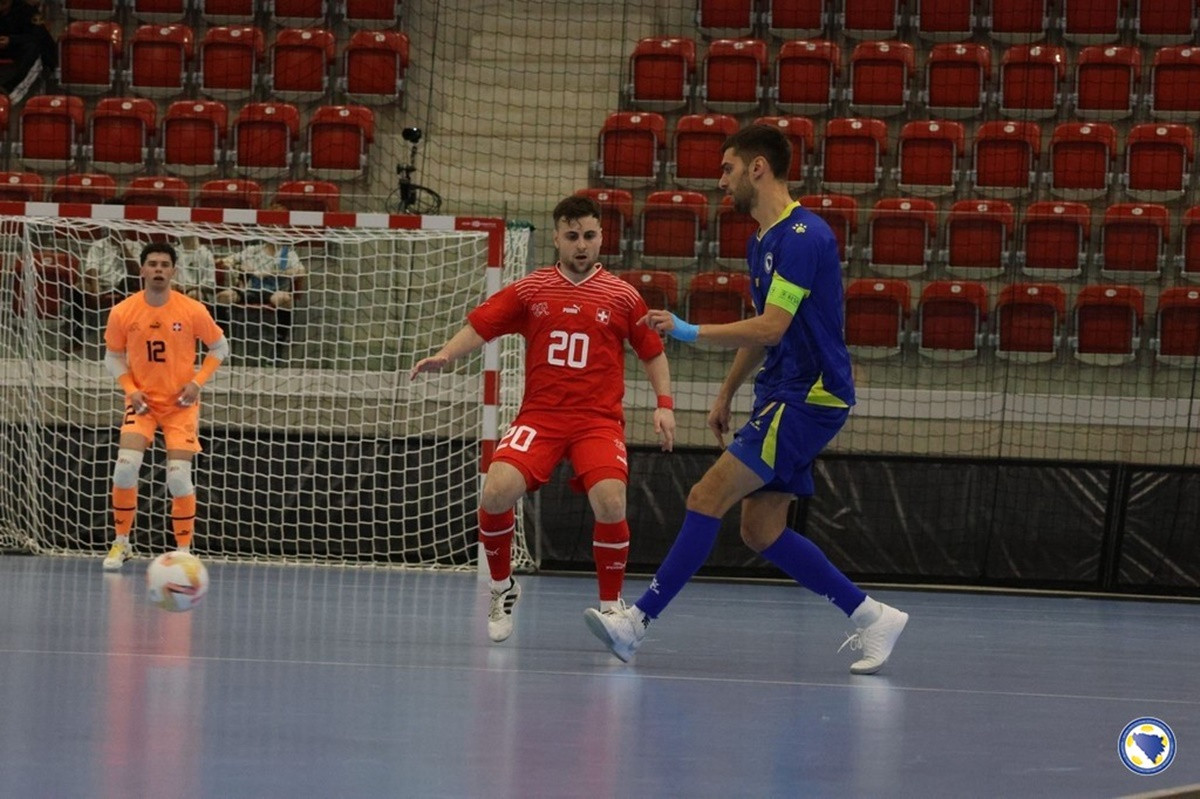 Ma kakva Liga prvaka - Osiguran prijenos meča Engleska - BiH, futsal Zmajevi idu po nova tri boda Ma kakva Liga prvaka - Osiguran prijenos meča Engleska - BiH, futsal Zmajevi idu po nova tri boda