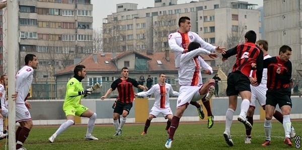 Karić: Stabilizacija je prioritet Karić: Stabilizacija je prioritet