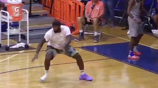 LeBron rasplakao dječaka: Nadam se da ću još biti u ligi kada dođeš tamo!