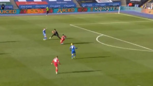 Kao amateri: Alisson i Kabak se sudarili, a Vardy kao na terminu s loptom ušao u gol