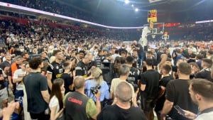 Beograd večeras neće spavati: Partizan napustio parket, Zvezda se vratila i počeo je cirkus