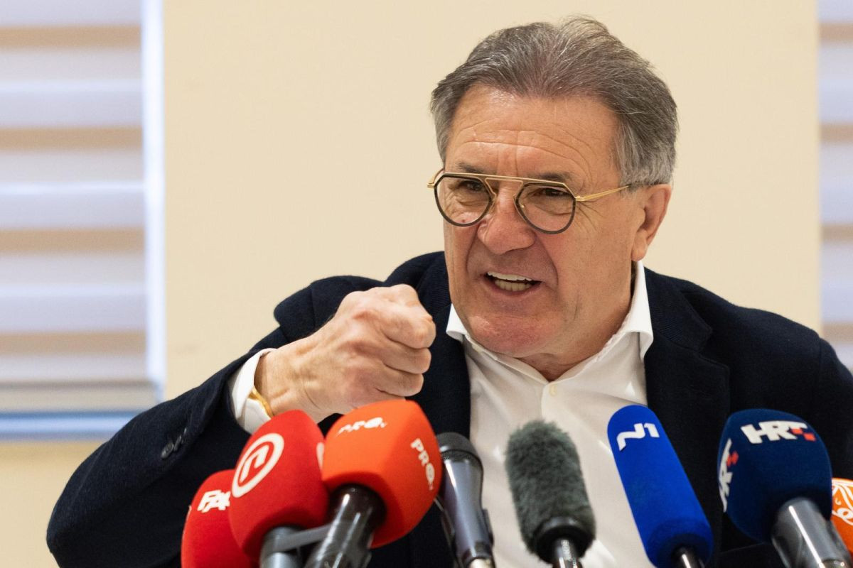 Mamić bio veoma ljut na pressu: "Uvaljuješ Modriću da smo se..." Mamić bio veoma ljut na pressu: "Uvaljuješ Modriću da smo se..."