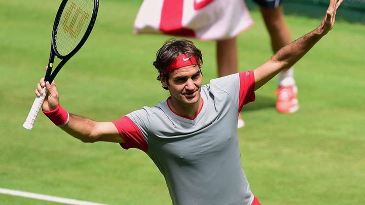 Federer u polufinalu Hallea