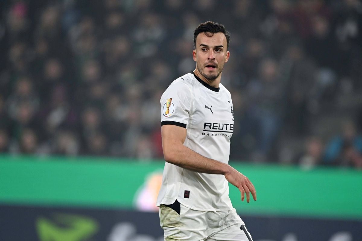 Kada je sudija svirao kraj utakmice Haris Tabaković je shvatio šta je uradio Kada je sudija svirao kraj utakmice Haris Tabaković je shvatio šta je uradio