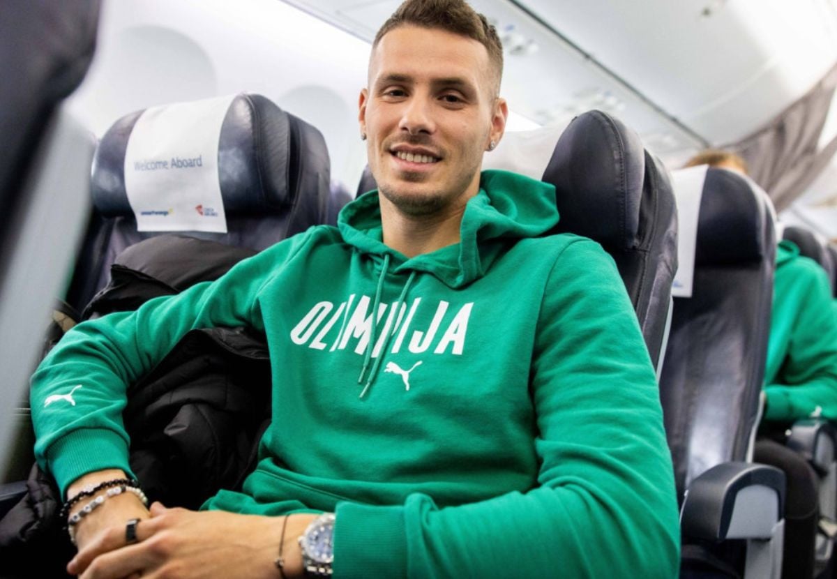Trebao je biti budućnost Rumunije, ali joj je pred meč s BiH okrenuo leđa! Trebao je biti budućnost Rumunije, ali joj je pred meč s BiH okrenuo leđa!