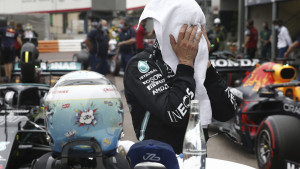 Bruka i sramota Mercedesa: Bottas jučer ušao u boks, a guma ni danas nije zamijenjena