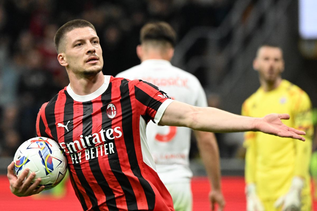 Luka Jović 'izdao' Zvezdu - Obući će crno-bijeli dres, ne zanima ga ni ogromna cifra sa Marakane Luka Jović 'izdao' Zvezdu - Obući će crno-bijeli dres, ne zanima ga ni ogromna cifra sa Marakane