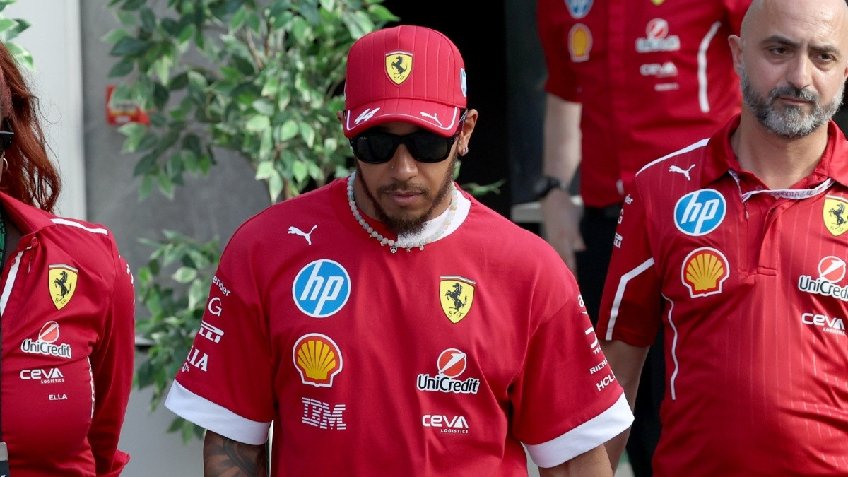 Hamilton stao u odbranu svog odnosa s inženjerom iz Ferrarija: "To su gluposti" Hamilton stao u odbranu svog odnosa s inženjerom iz Ferrarija: "To su gluposti"