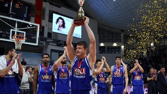 Košarkaši Budućnosti stigli do 30. trofeja u klupskoj historiji