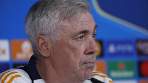 Modrić kao na iglama, Ancelotti tvrdi: "Ne treba brinuti, ne gledam te stvari"