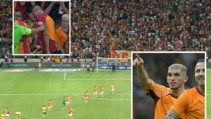 Predstavljanje kakvo nije viđeno: Igrači Galatasaraya gledaju u kop i čude se ko vodi navijanje.. 