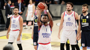 Efes i u drugom meču deklasirao Fener, Musa nije bio u rosteru, solidna partija Biberovića