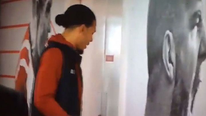 Navika je čudo: Van Dijk promašio svlačionicu
