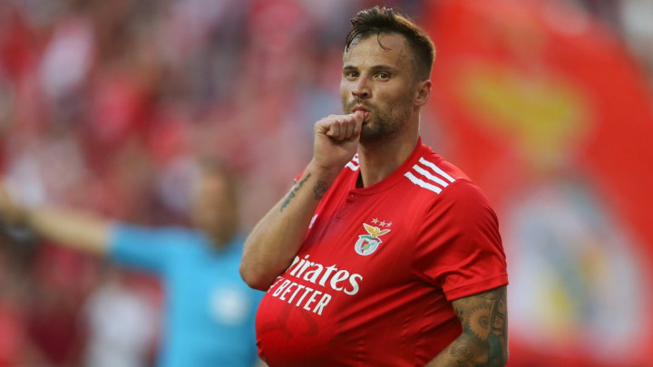 Seferović potpisao, odštetna klauzula 60 miliona eura