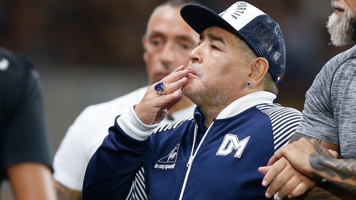 Diego Maradona potpisao novi ugovor