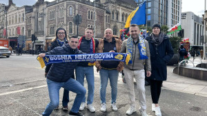 Navijači Bosne i Hercegovine stižu u Cardiff, Zmajevi će i večeras imati podršku s tribina