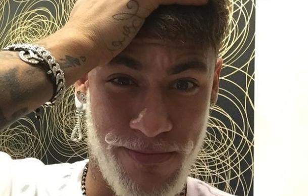 Neymar s novim imidžom za praznike