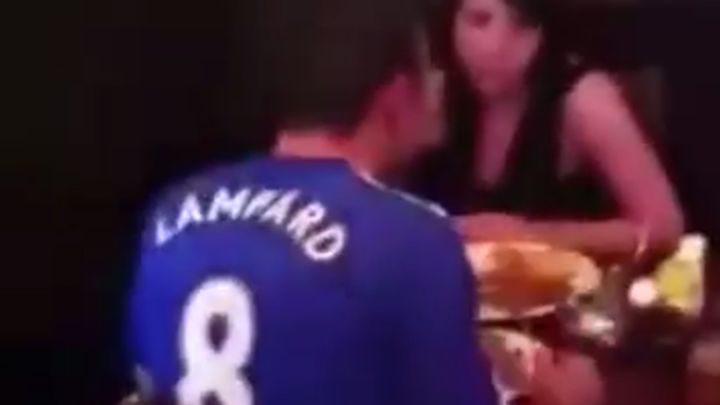 Siroti 'Lampard' odveo djevojku među navijače velikog rivala