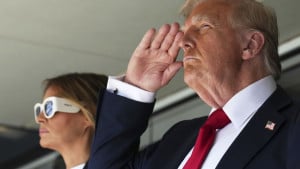Skandal u Americi! Sve kamere snimale su Trumpa, a onda su šou ukrali neodgovorni navijači!