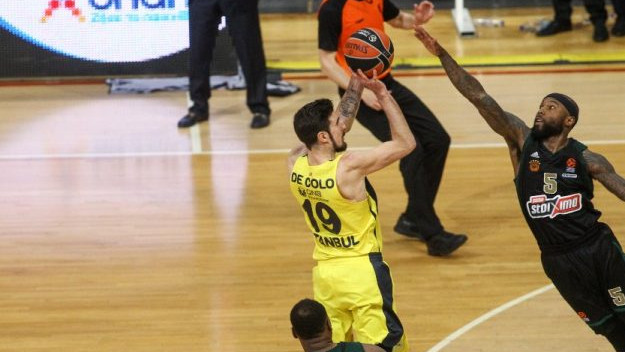Euroliga potvrdila: Bilo je faula na De Colou