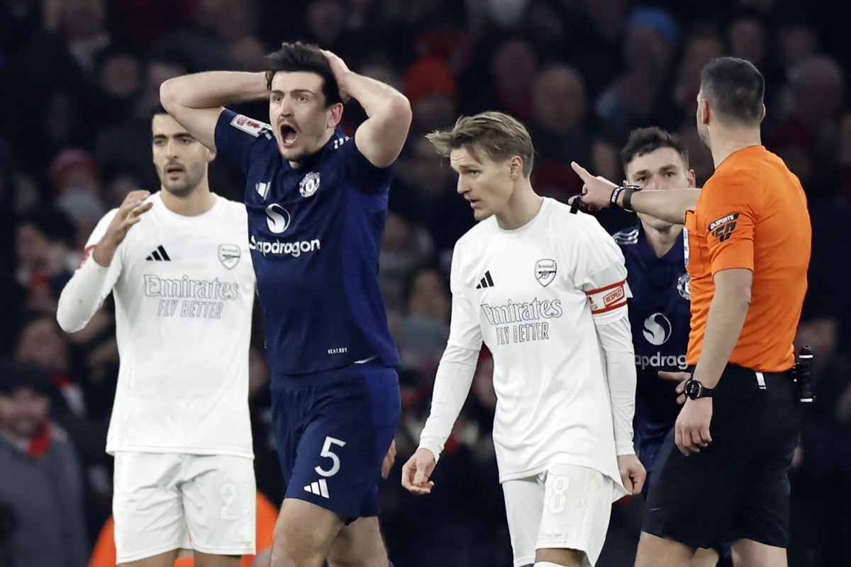 Derbi koji je imao sve: Katastrofalne odluke sudije obilježile susret ljutih rivala Derbi koji je imao sve: Katastrofalne odluke sudije obilježile susret ljutih rivala