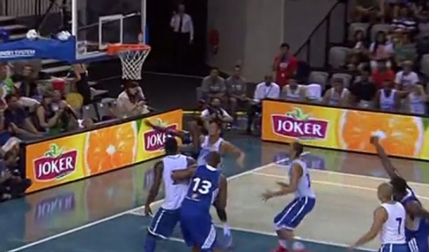 Dva &quot;air balla&quot; centra Indiana Pacersa