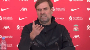 Kloppa naljutilo pitanje novinara, pa mu odbrusio: Ne mogu vjerovati da neko tako zarađuje novac