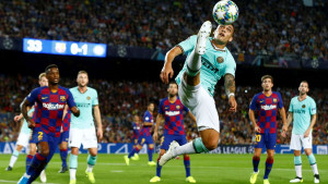 Barcelona dovodi Lautara Martineza u januaru, čak je i Leo Messi uključen u transfer