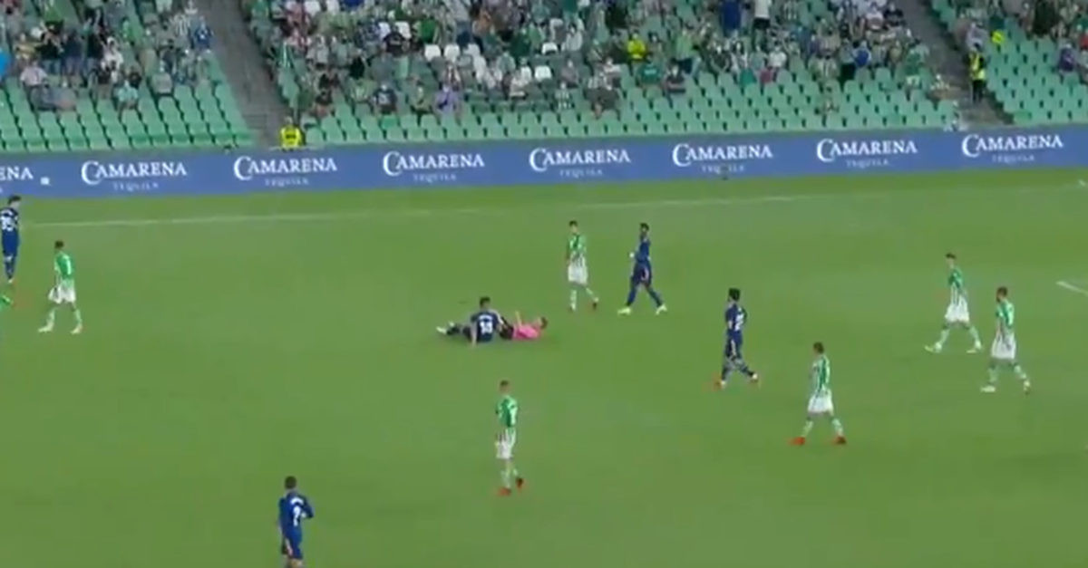 Casemiro obično ne štedi protivničke igrače, ali ovaj put je stradao sudija Casemiro obično ne štedi protivničke igrače, ali ovaj put je stradao sudija