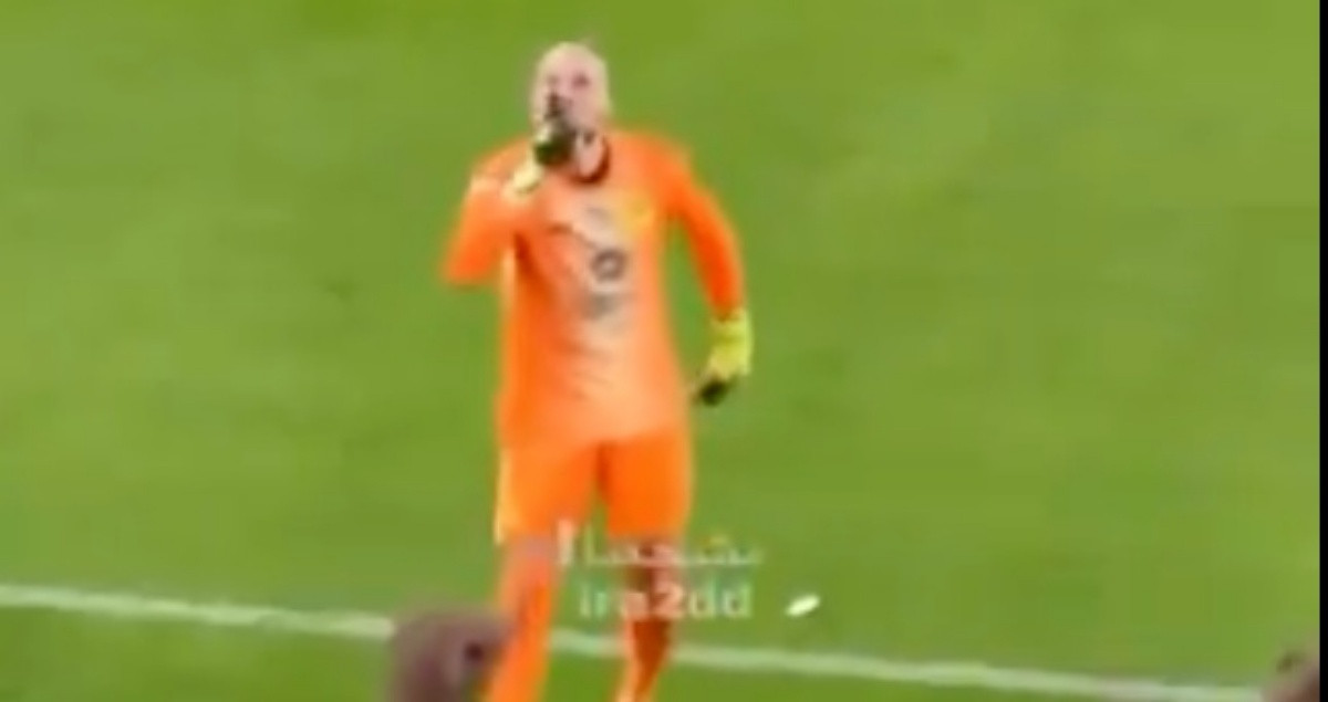 Rajković izluđivao Ronalda i društvo, a onda se okrenuo navijačima Al Nassra i izazvao haos! Rajković izluđivao Ronalda i društvo, a onda se okrenuo navijačima Al Nassra i izazvao haos!