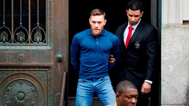 Conor McGregor uhapšen nakon bezobraznog napada na fana ispred hotela