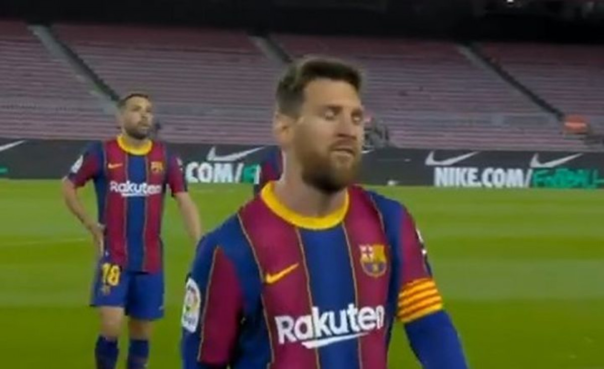 Kamere snimile šta je Lionel Messi govorio o sudiji na poluvremenu