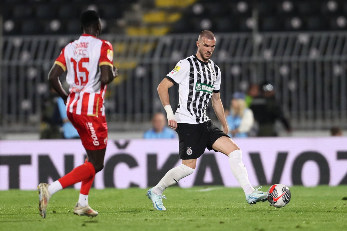 Partizan pravi značajne promjene u odbrani, poznato ko im je velika želja da zamijeni Mujakića Partizan pravi značajne promjene u odbrani, poznato ko im je velika želja da zamijeni Mujakića