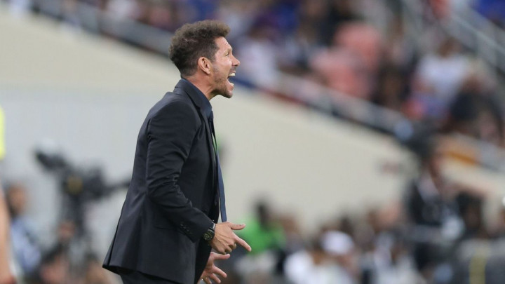 Simeone Valverdeu "čestitao" na potezu kojim je spriječio gol