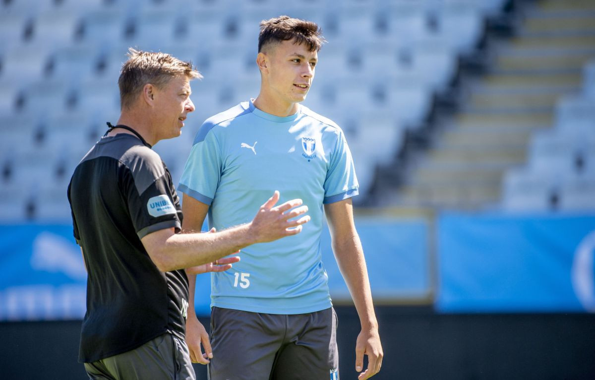 Tomasson bi da Ahmedhodžić nema odmor: "Mora puno igrati, tako se gradi karakter" Tomasson bi da Ahmedhodžić nema odmor: "Mora puno igrati, tako se gradi karakter"