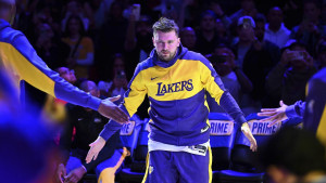 Ni maestralni Luka Dončić nije mogao pomoći Lakersima sinoć