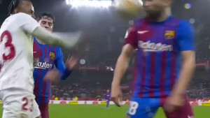 Kounde i Jordi Alba su imali žestok okršaj: Lopta u glavu pokazala je tanke živce novog igrača Barce