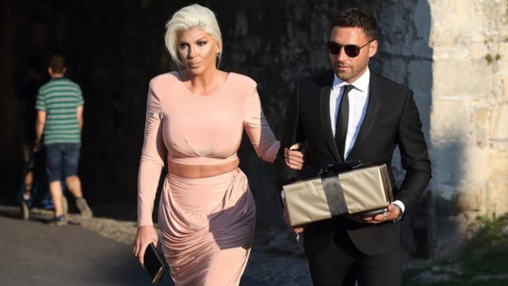 Duško Karleušu varao sa poznatom voditeljicom koja se potom hvalila prepiskom