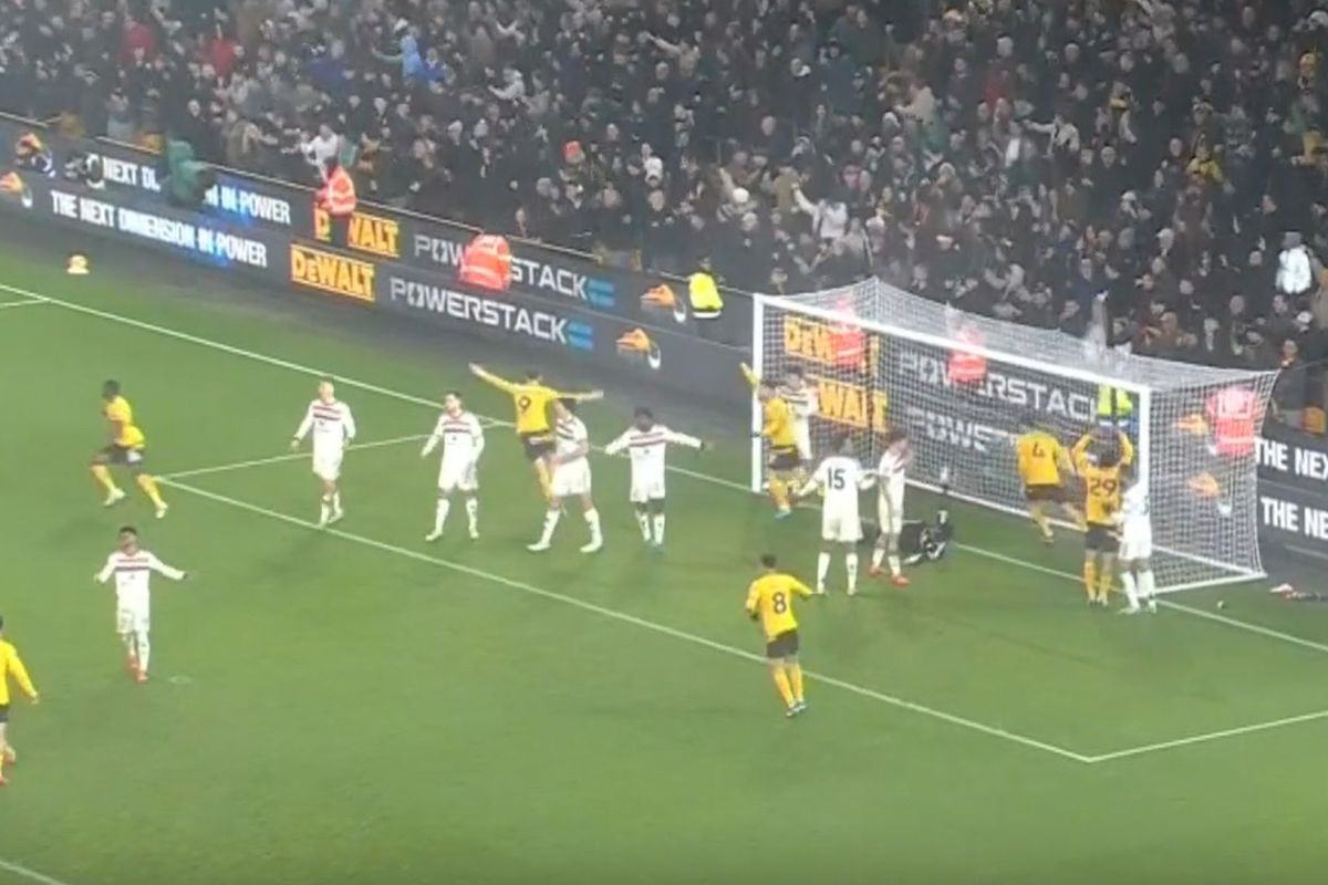 De Geu će na Old Traffordu od blata praviti: Onana je večeras primio gol iz kornera i to kakav De Geu će na Old Traffordu od blata praviti: Onana je večeras primio gol iz kornera i to kakav