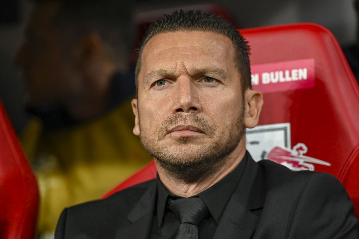 Opasne 'face' s tribine zadržale trenera i fudbalere Crvene zvezde - Niko nije smio progovoriti