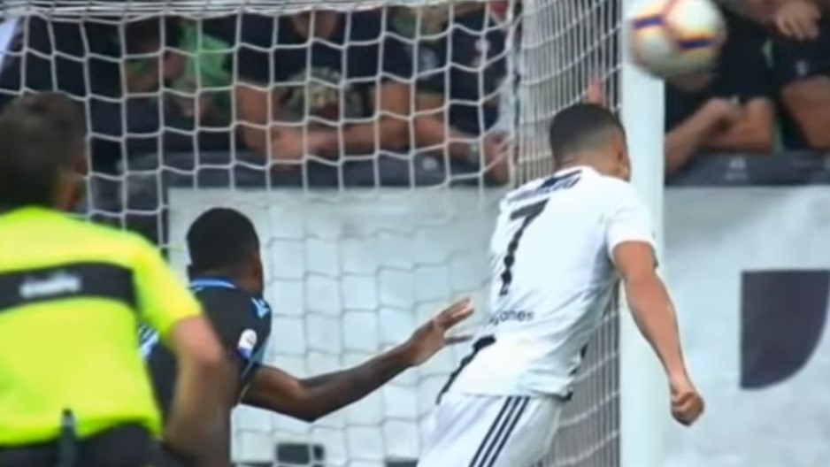 Baš ga ne ide: Ronaldo je pokušao i rukom zabiti gol