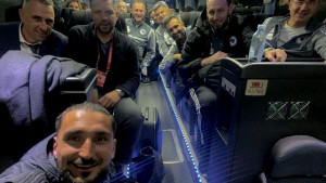 Selfie iz autobusa pokazuje koliki je teret pao s leđa Peteva i njegovih pomoćnika