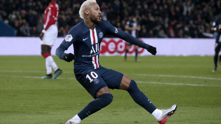 Neymar mora birati između ljubavi i novca