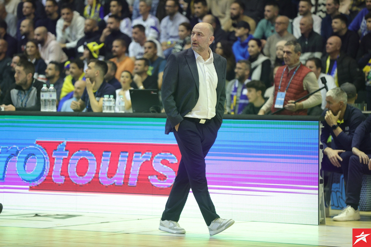 Adis Bećiragić već tri dana strahuje od "teorije zavjere" u februaru: "Ovdje igra mrtav, a tek živ" Adis Bećiragić već tri dana strahuje od "teorije zavjere" u februaru: "Ovdje igra mrtav, a tek živ"