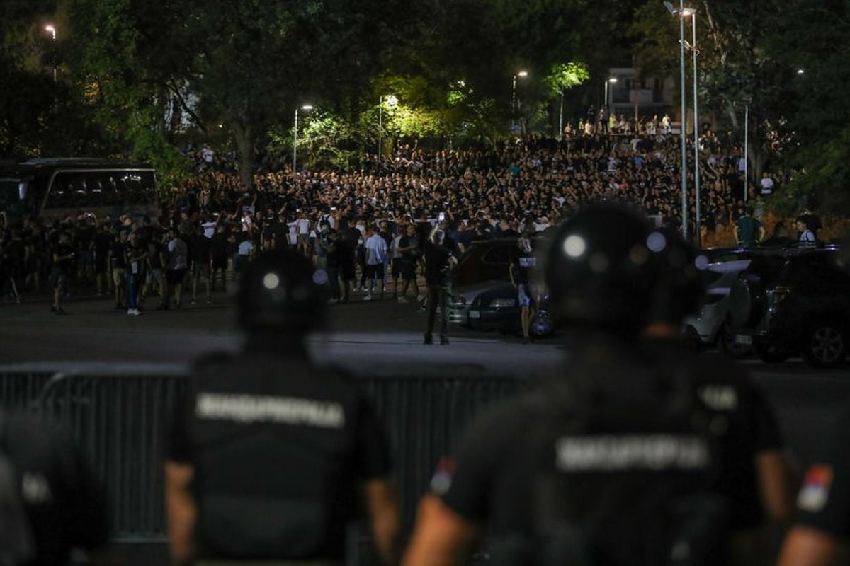 U Beograd stižu "omraženi", 30.000 ljudi sprema nezapamćen pakao: "UEFA je rusku braću..." U Beograd stižu "omraženi", 30.000 ljudi sprema nezapamćen pakao: "UEFA je rusku braću..."