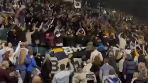 Džanan Musa poveo navijanje u Skenderiji nakon historijske partije i pobjede protiv Hrvatske