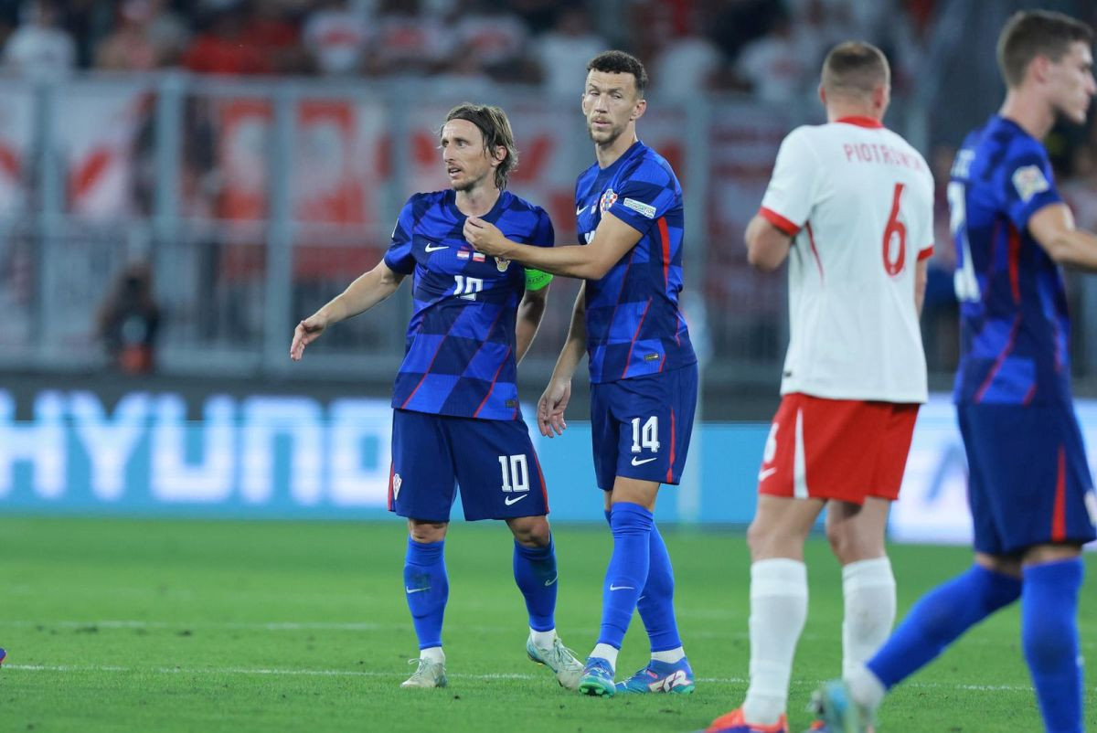Zbog Džeke se sakrivao po Sarajevu, sada je krenuo po Perišića: "Moramo ga potpisati" Zbog Džeke se sakrivao po Sarajevu, sada je krenuo po Perišića: "Moramo ga potpisati"